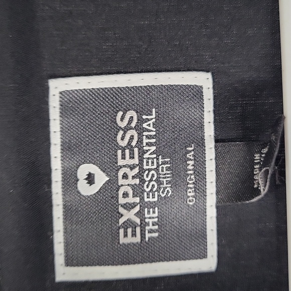 NWOT Express women's black v-eck cotton adjustable sleeve buttondown shirt, M - Picture 4 of 9